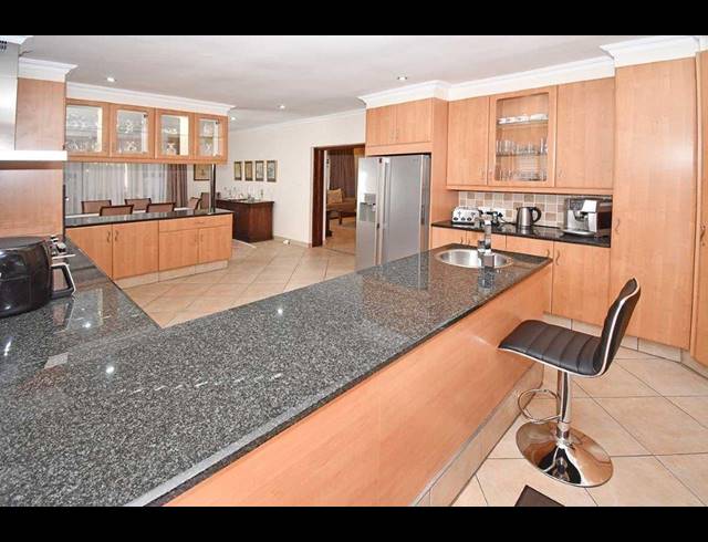 3 BEDROOM FREEHOLD FOR SALE IN CRAIGHALL